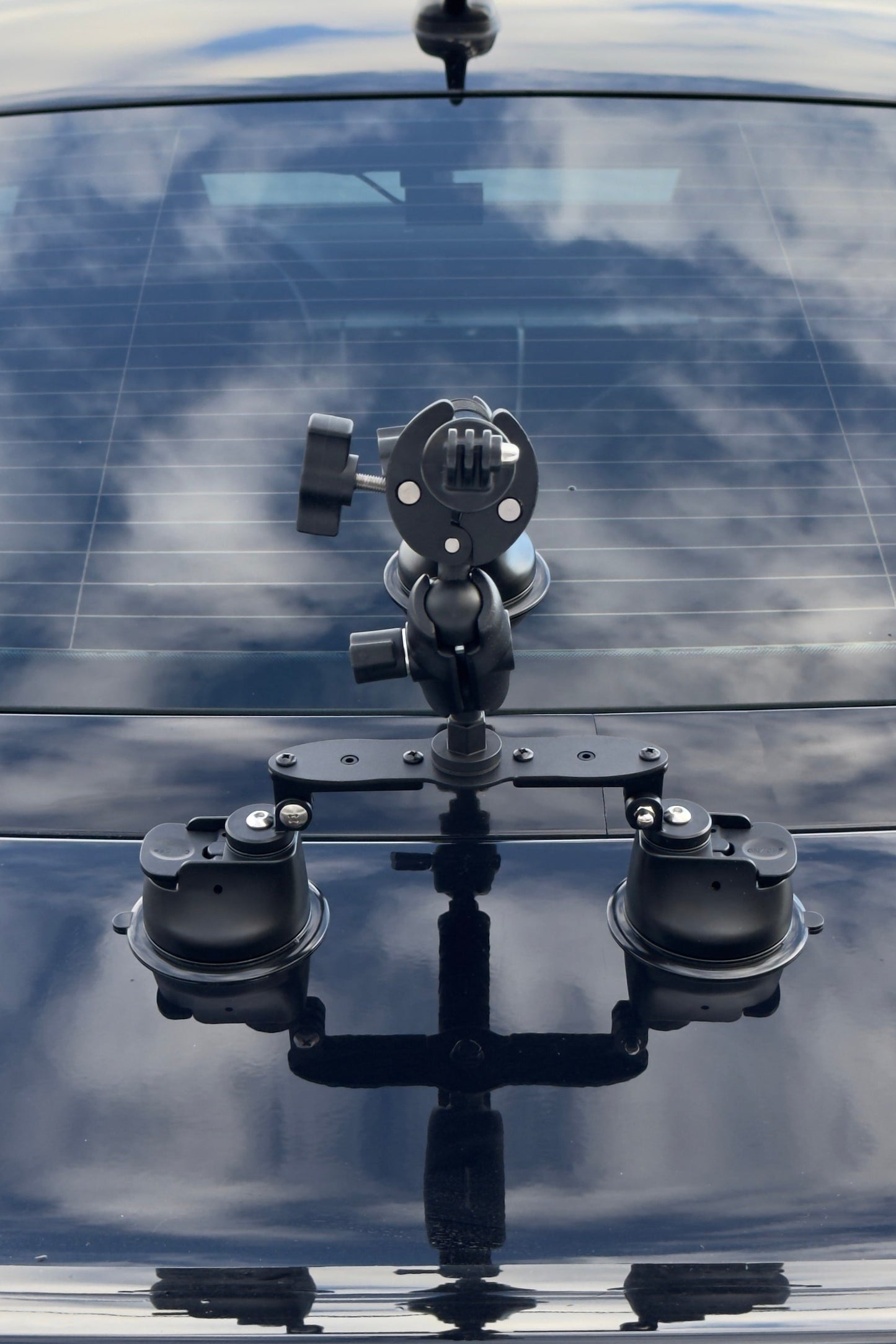 Uchwyt GhostView360 z potrójną przyssawką